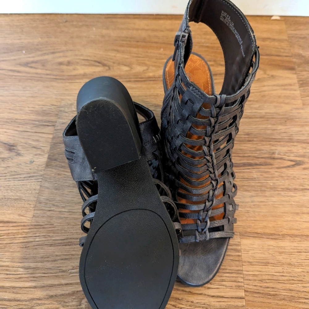 Maurice's heels